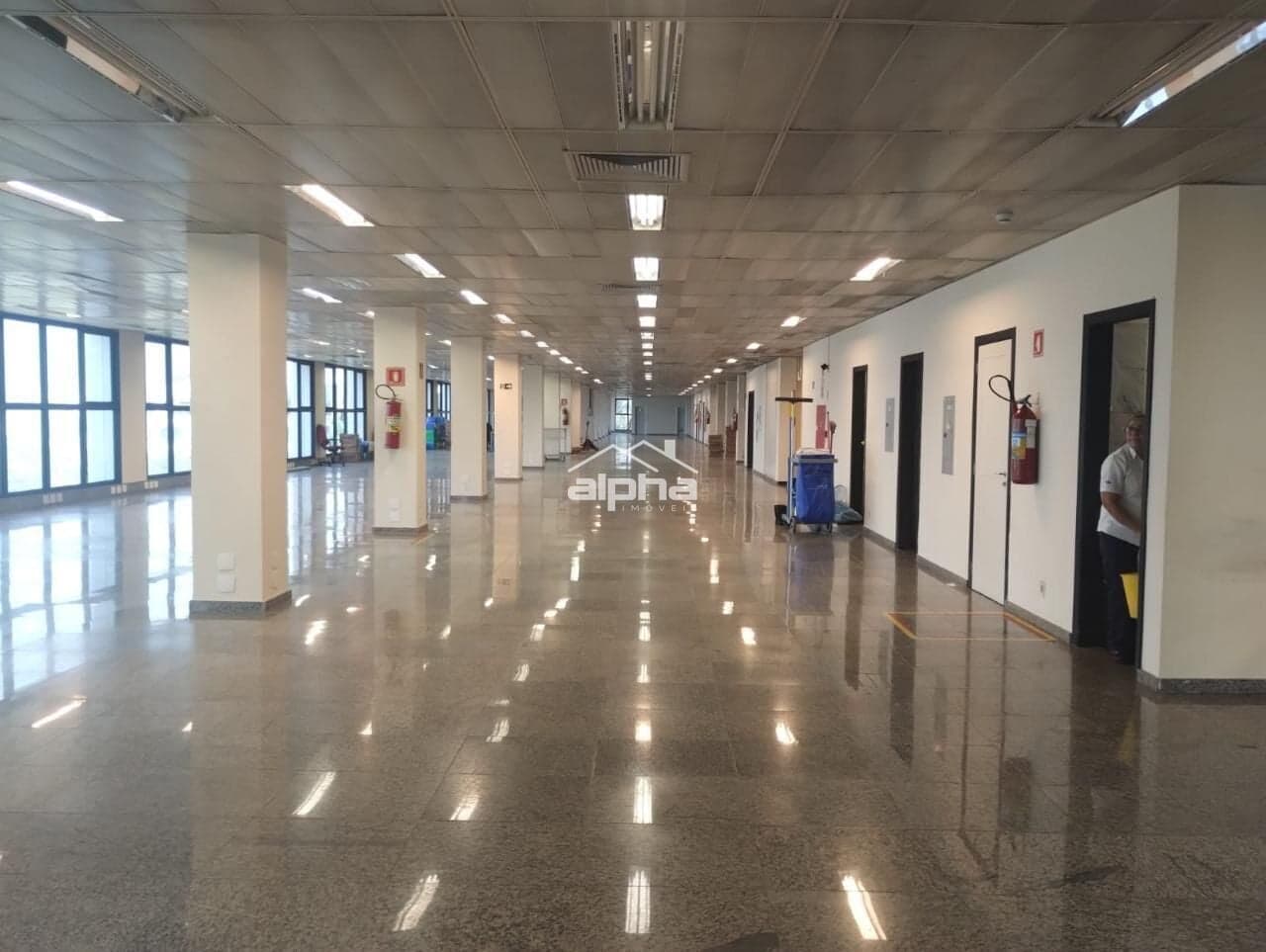 Prédio/Edifício Inteiro em Barueri - Tamboré