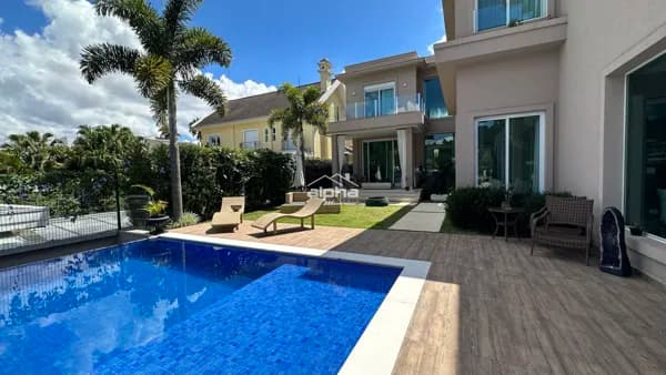 Linda casa com vista panorâmica permanente