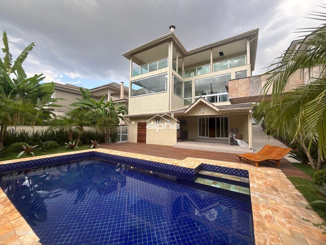 Casa de Condomínio em Santana de Parnaíba - Alphaville