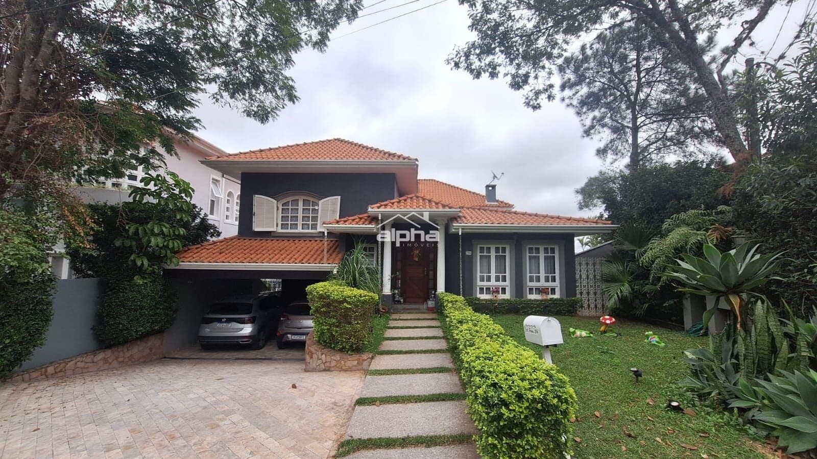Casa de Condomínio em Santana de Parnaíba - Alphaville