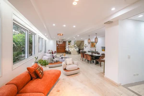 Casa de Condomínio em Santana de Parnaíba - Alphaville
