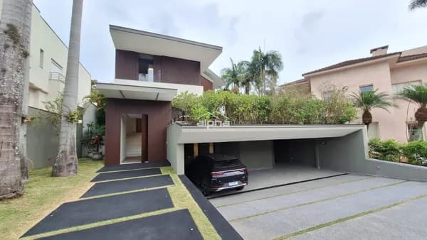 Casa de Condomínio em Barueri - Alphaville