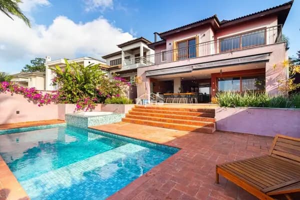 Casa de Condomínio em Santana de Parnaíba - Alphaville