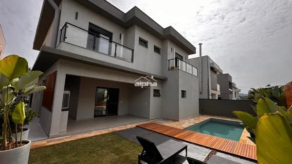 Casa de Condomínio em Santana de Parnaíba - Tamboré