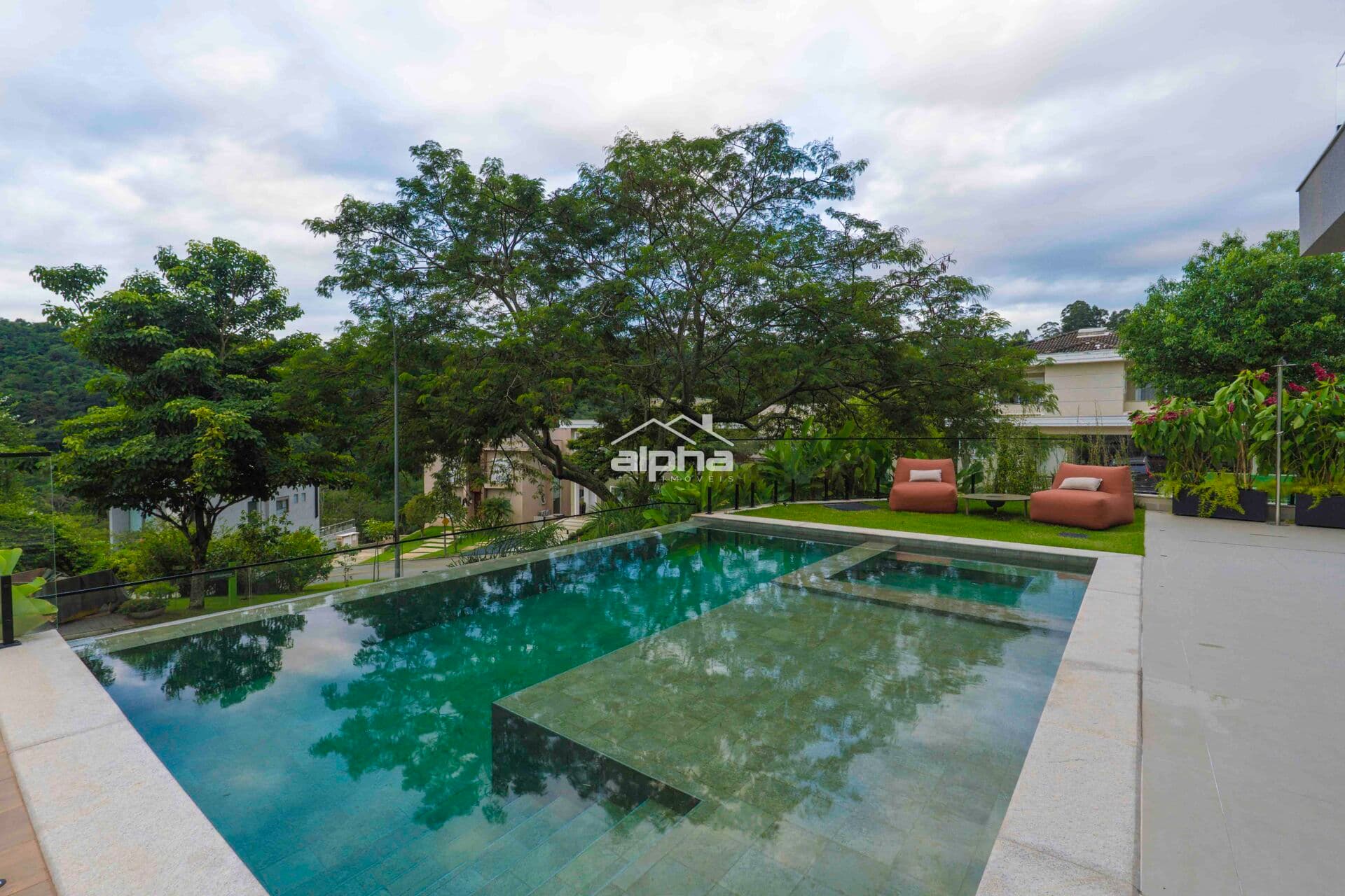 Casa de Condomínio em Santana de Parnaíba - Alphaville
