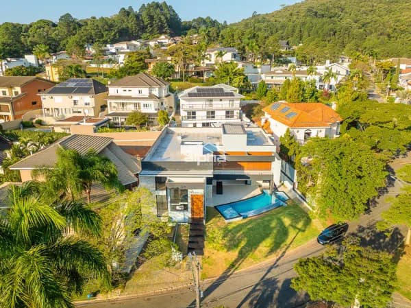Casa de Condomínio em Santana de Parnaíba - Alphaville