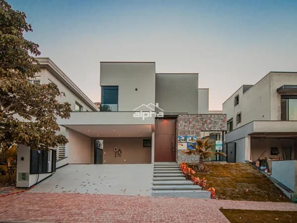 Casa de Condomínio em Santana de Parnaíba - Alphaville