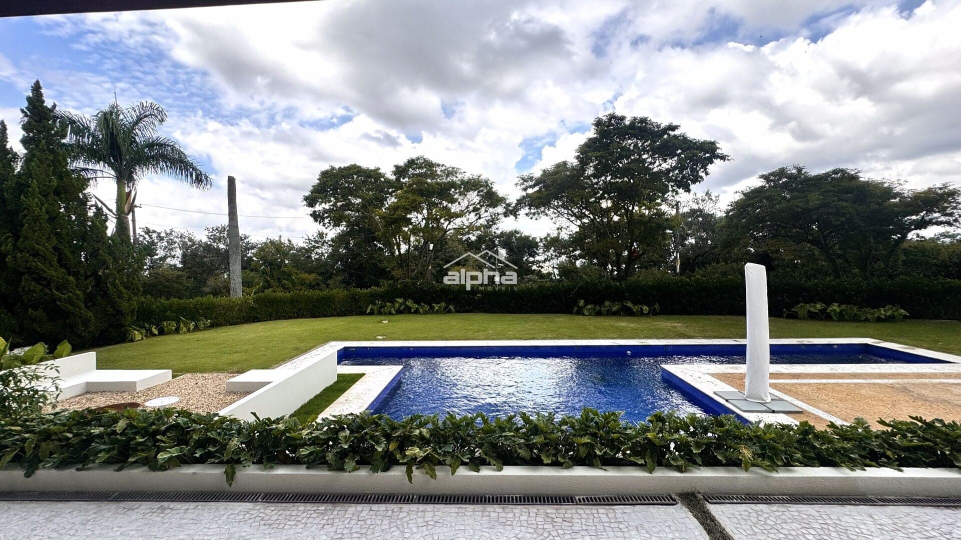 Casa de Condomínio em Santana de Parnaíba - Alphaville