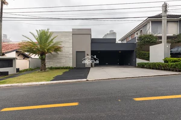 Casa de Condomínio em Barueri - Alphaville