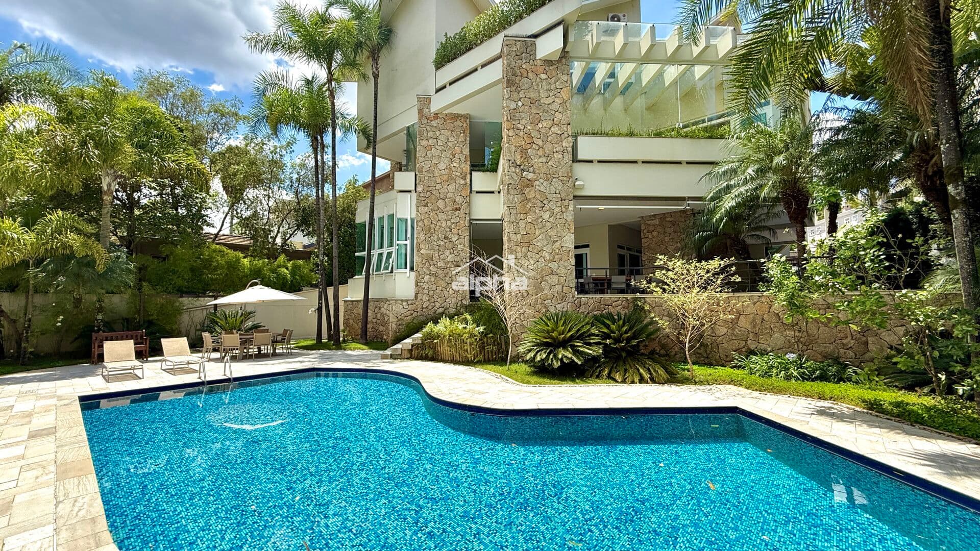 Tamboré 2 - maravilhosa casa, com 5 suítes
