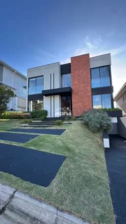 Casa de Condomínio em Santana de Parnaíba - Tamboré