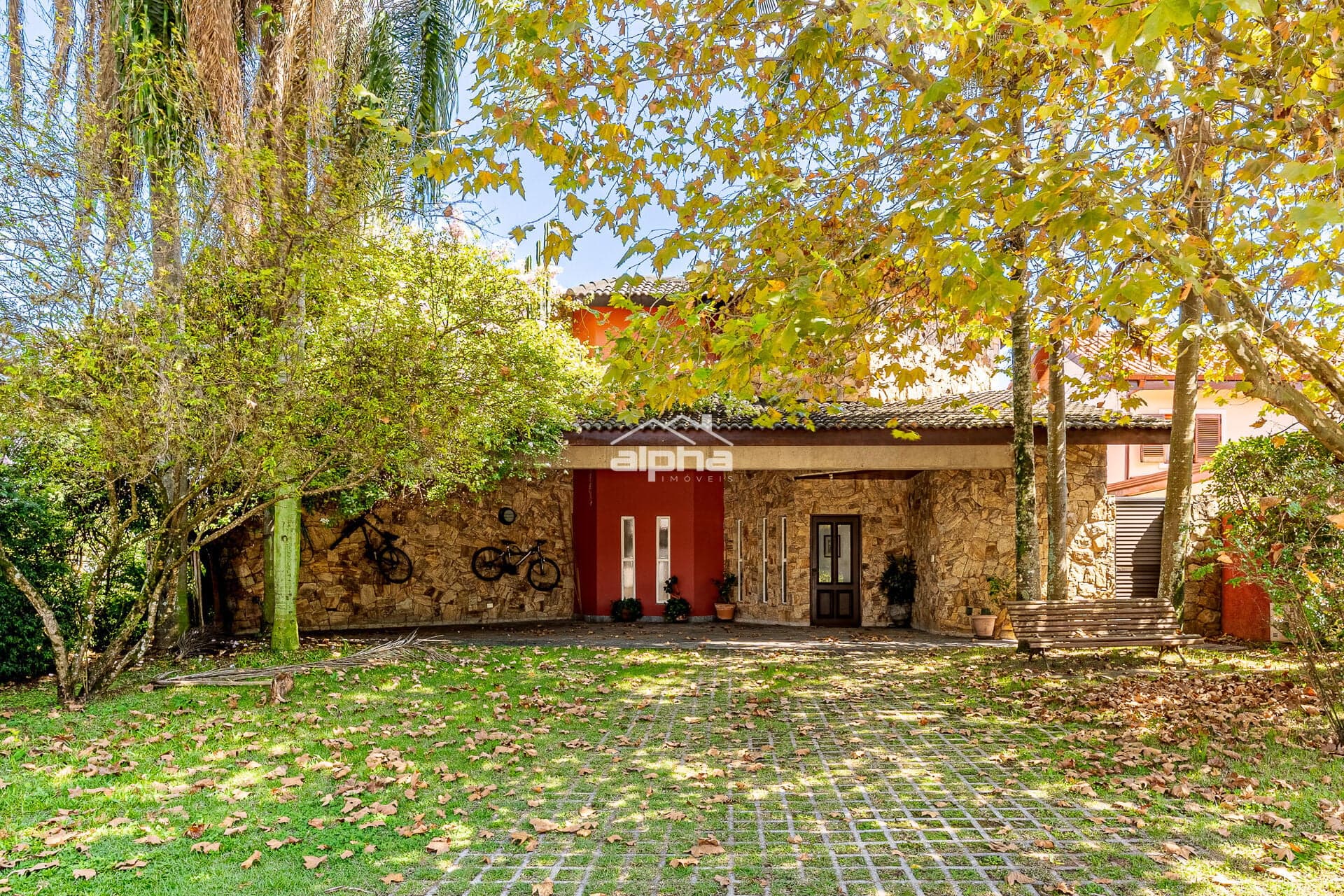 Casa de Condomínio em Santana de Parnaíba - Alphaville