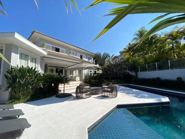 Linda casa, pronta para morar!