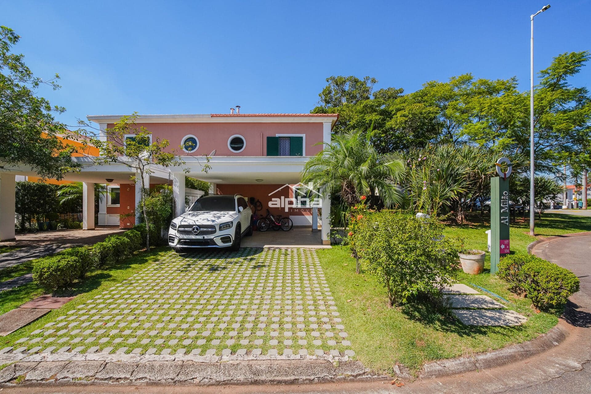 Casa de Condomínio em Santana de Parnaíba - Tamboré