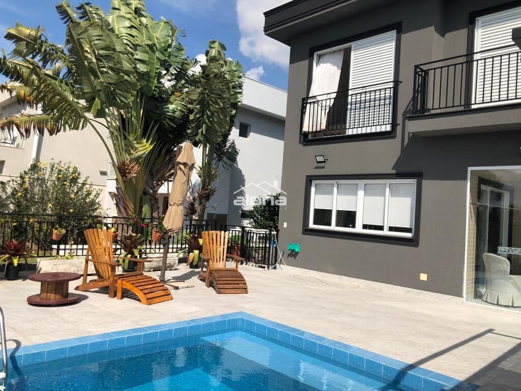 Casa de Condomínio em Santana de Parnaíba - Alphaville