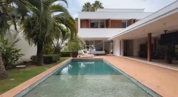 Casa de Condomínio em Santana de Parnaíba - Alphaville