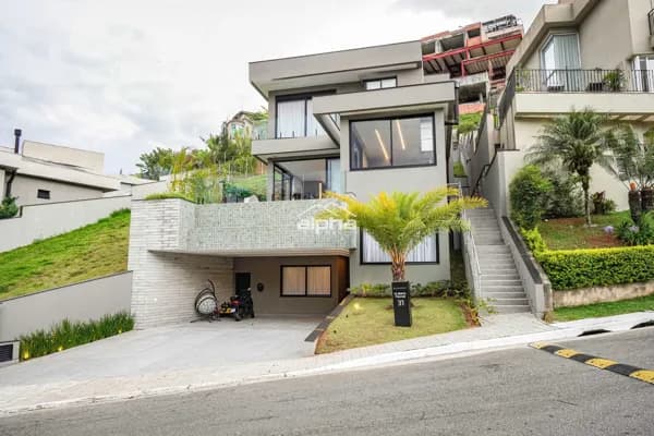 Casa de Condomínio em Santana de Parnaíba - Alphaville