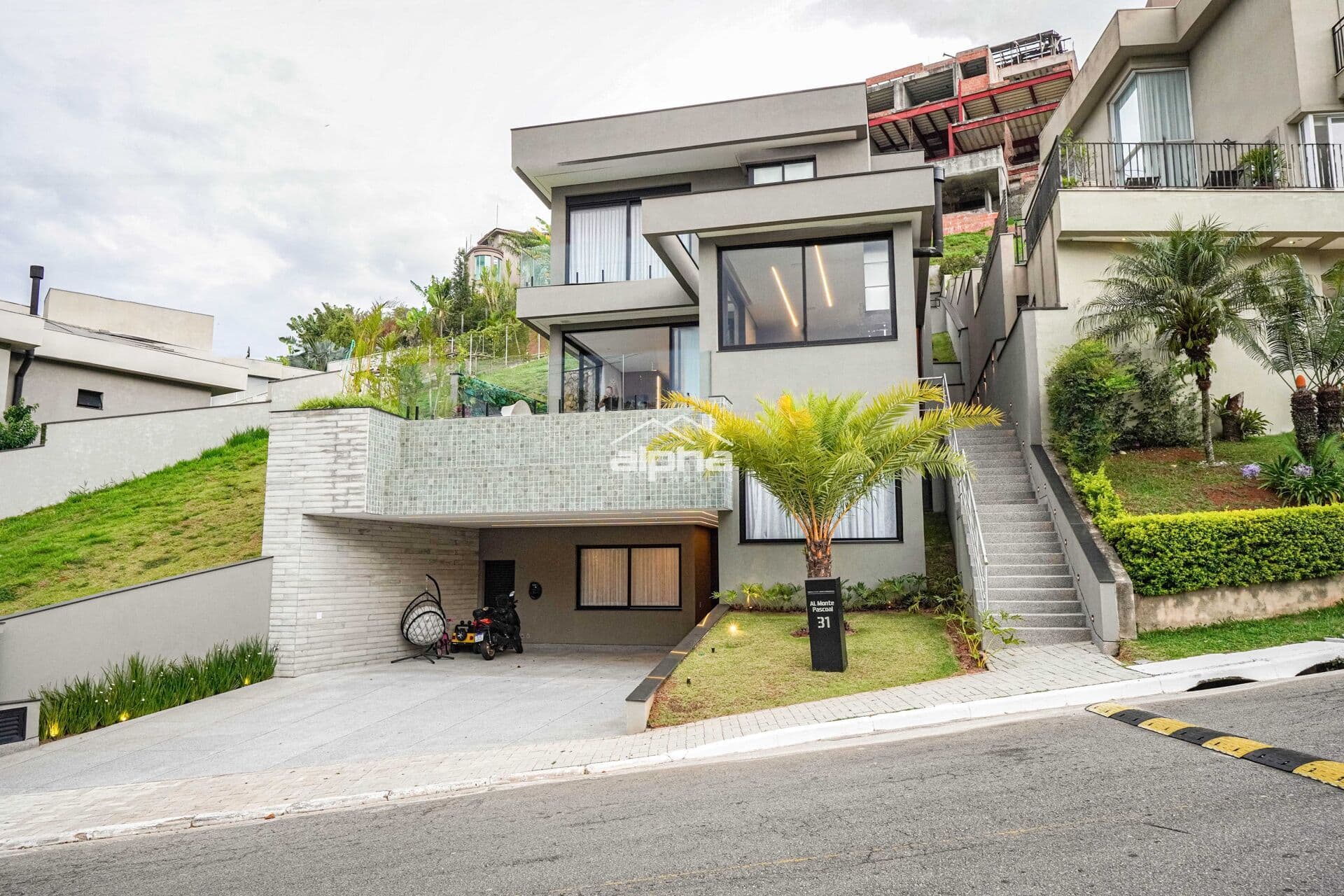 Casa de Condomínio em Santana de Parnaíba - Alphaville