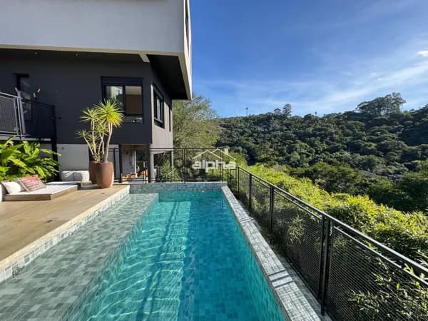 Casa de Condomínio em Santana de Parnaíba - Alphaville