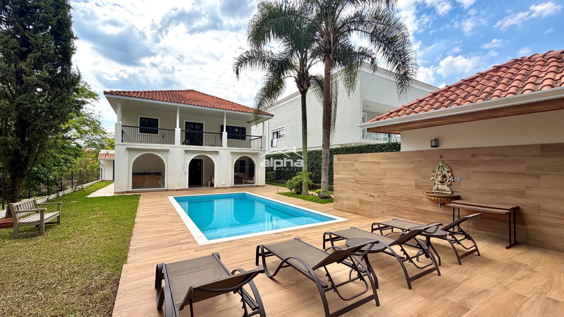 Alphaville 0 - excelente casa, com terreno diferenciado!