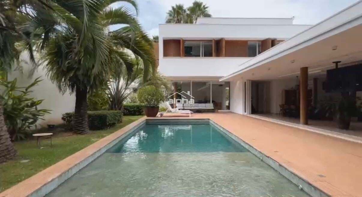 Casa de Condomínio em Santana de Parnaíba - Alphaville
