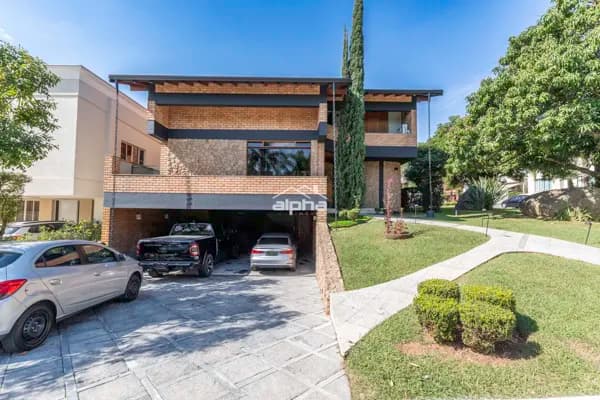 Casa em Santana de Parnaíba - Alphaville