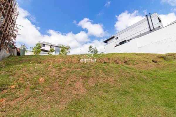 Lote/Terreno em Santana de Parnaíba - Alphaville