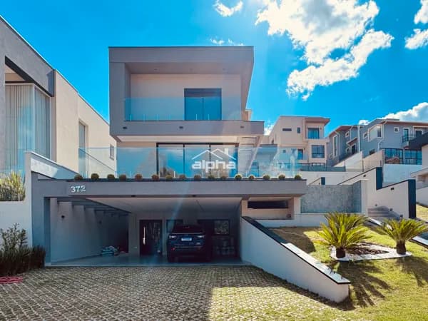 Casa de Condomínio em Santana de Parnaíba - Alphaville