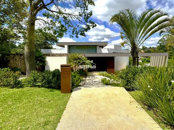 Maravilhosa casa, em condomínio de alto padrão