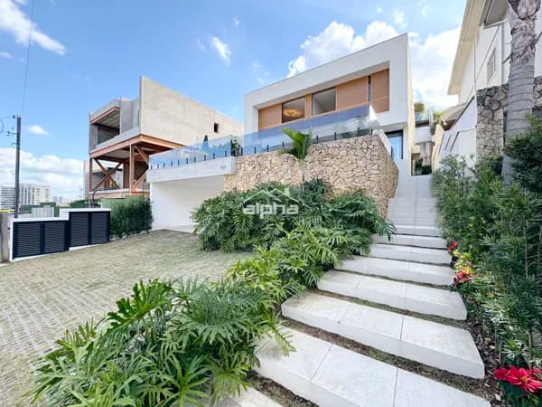 Casa de Condomínio em Santana de Parnaíba - Alphaville