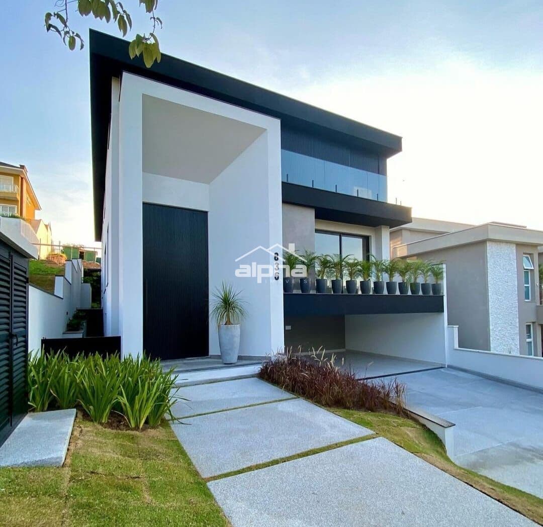 Casa de Condomínio em Santana de Parnaíba - Alphaville