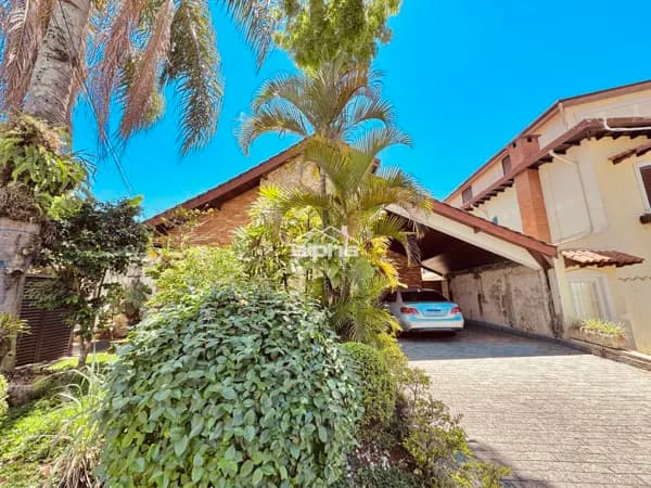 Casa de Condomínio em Santana de Parnaíba - Alphaville