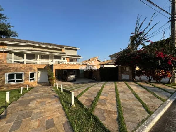 Casa de Condomínio em Santana de Parnaíba - Alphaville