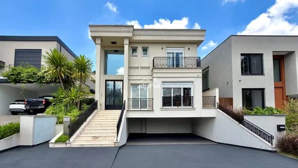 Villa Solaia - neoclássica, com planta inteligente, mobiliada e decorada!