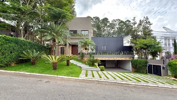Alphaville 0 - excelente casa, pronta para morar!