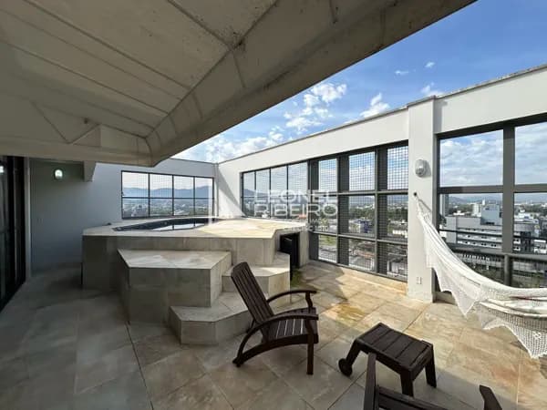 Apartamento Cobertura com 4 dormitórios (3 suítes) à venda, 305 m² no bairro Centro em Timbó/SC