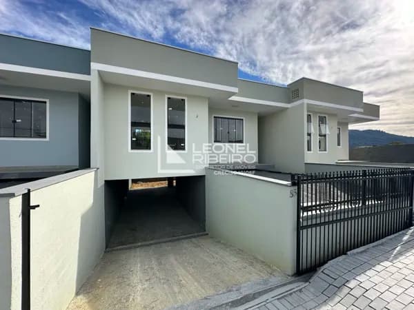 Casa com 2 dormitórios à venda, 60,14 m² no bairro Araponguinhas em Timbó - SC
