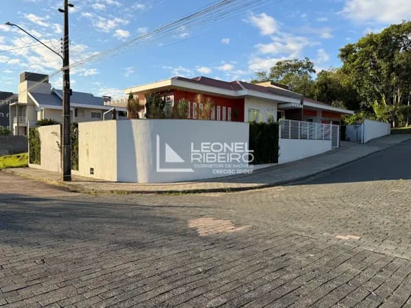 Casa com 3 dormitórios (1 suíte) à venda, 237,45 m² no bairro Padre Martinho Stein emTimbó/SC