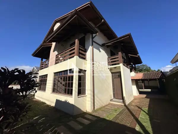 Casa com 6 dormitórios (1 suíte) à venda, 372 m² no bairro Padre Martinho Stein em Timbó/SC