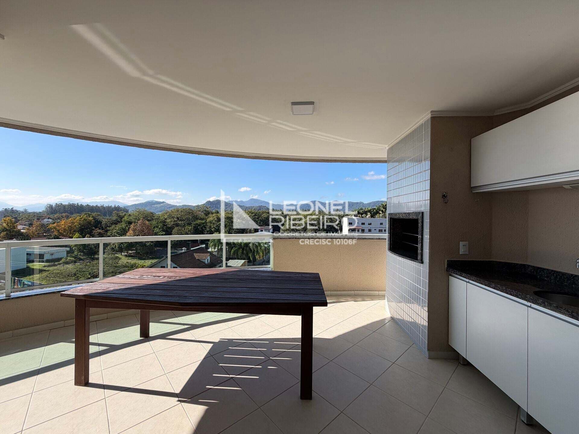 Apartamento à venda com 3 dormitórios (1 suíte), 146,30 m² no bairro das Capitais em Timbó-SC