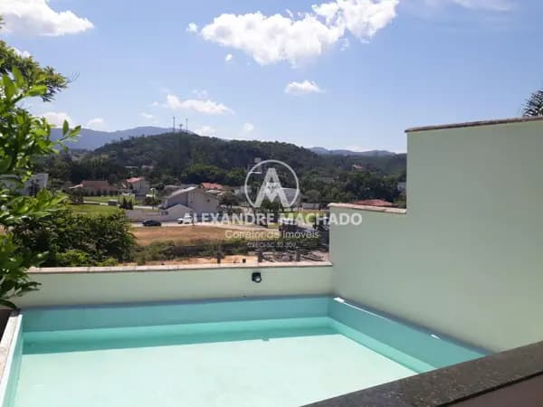 Casa à venda no bairro Centro em Guabiruba/SC