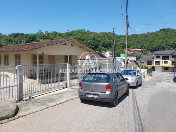 Casa à venda no bairro Steffen em Brusque/SC