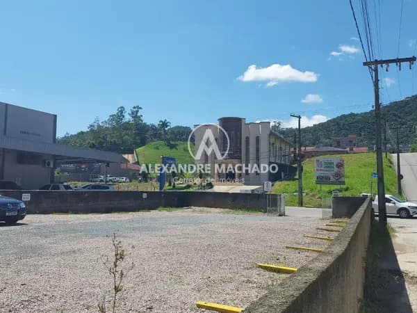 Garagem à venda no bairro Águas Claras em Brusque/SC
