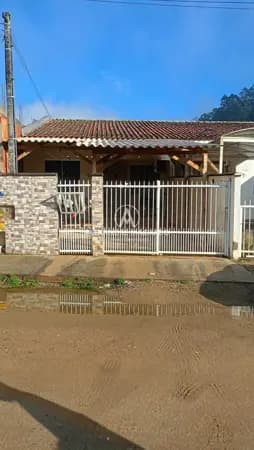 Casa à venda no bairro Cedro Alto em Brusque/SC