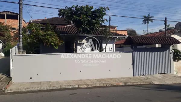 Casa à venda no bairro Planalto em Brusque/SC