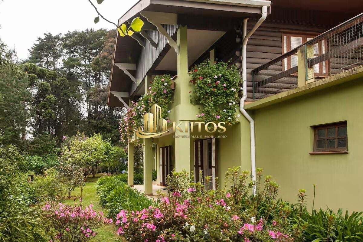 Viva o Melhor de Campos do Jordão: Mansão com 6 Suítes na Vila Porã