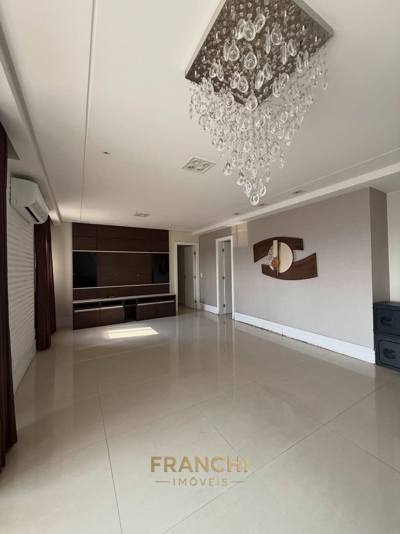 Apartamento com 3 dormitórios à venda, 126 m²