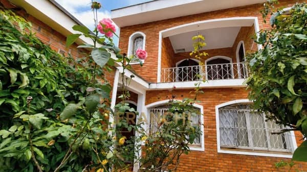TATUAPÉ | CASA COM QUINTAL, CHURRASQUEIRA E EXCELENTE LOCALIZAÇÃO