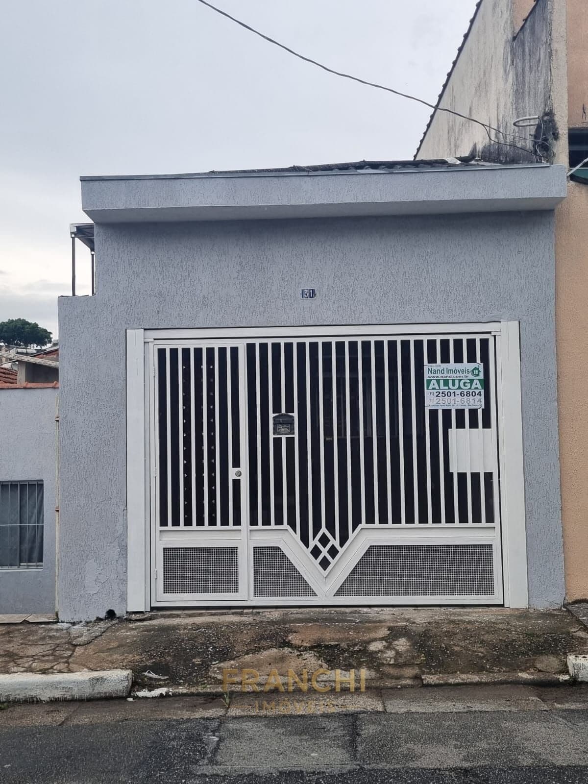 Casa Independente para Locação | 1 Dormitório | Garagem