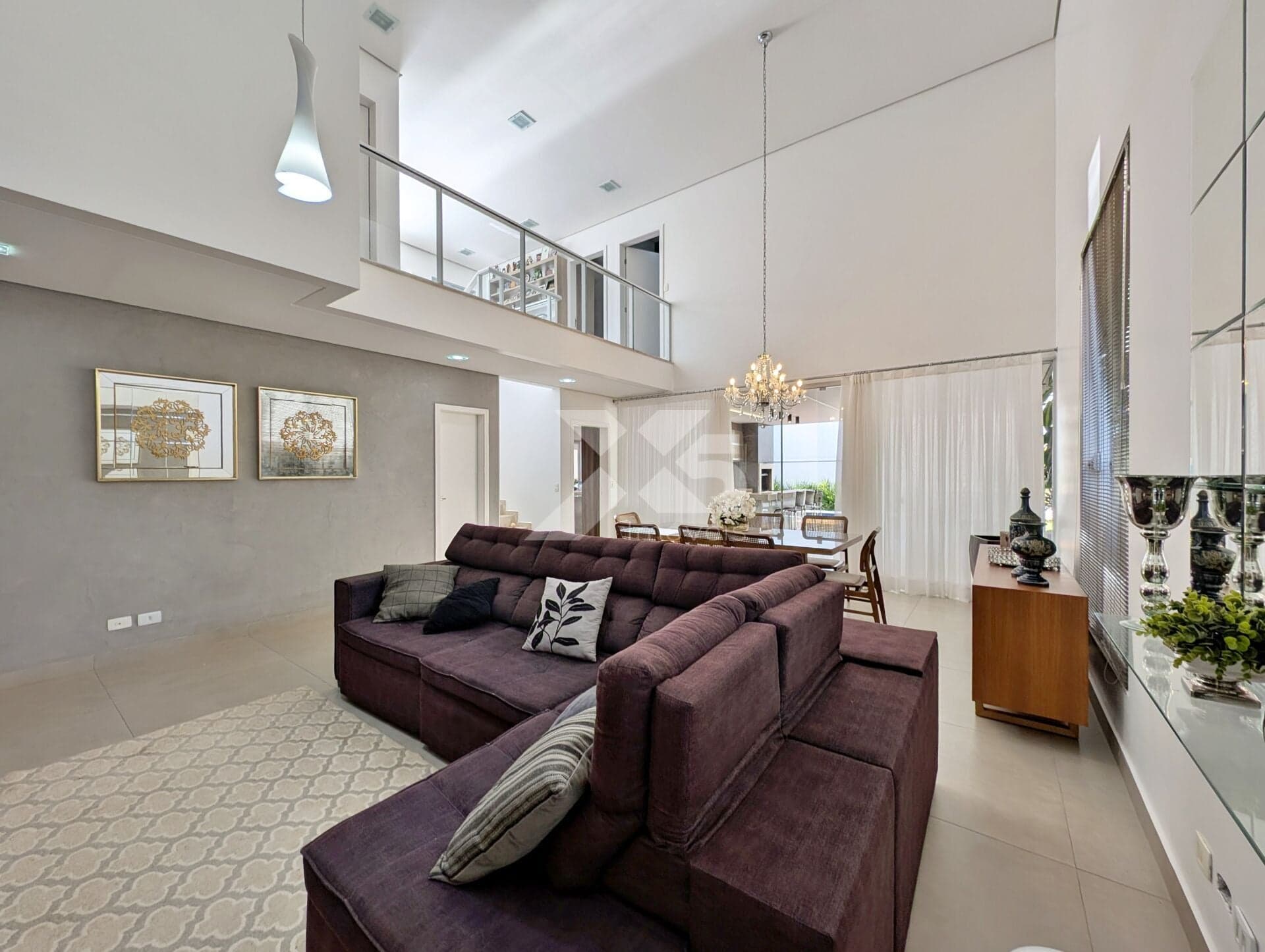 Sobrado a venda com 3 Dormitórios , sendo 03 suites , 268.16m² no Royal Forest - Gleba Palhano, Londrina